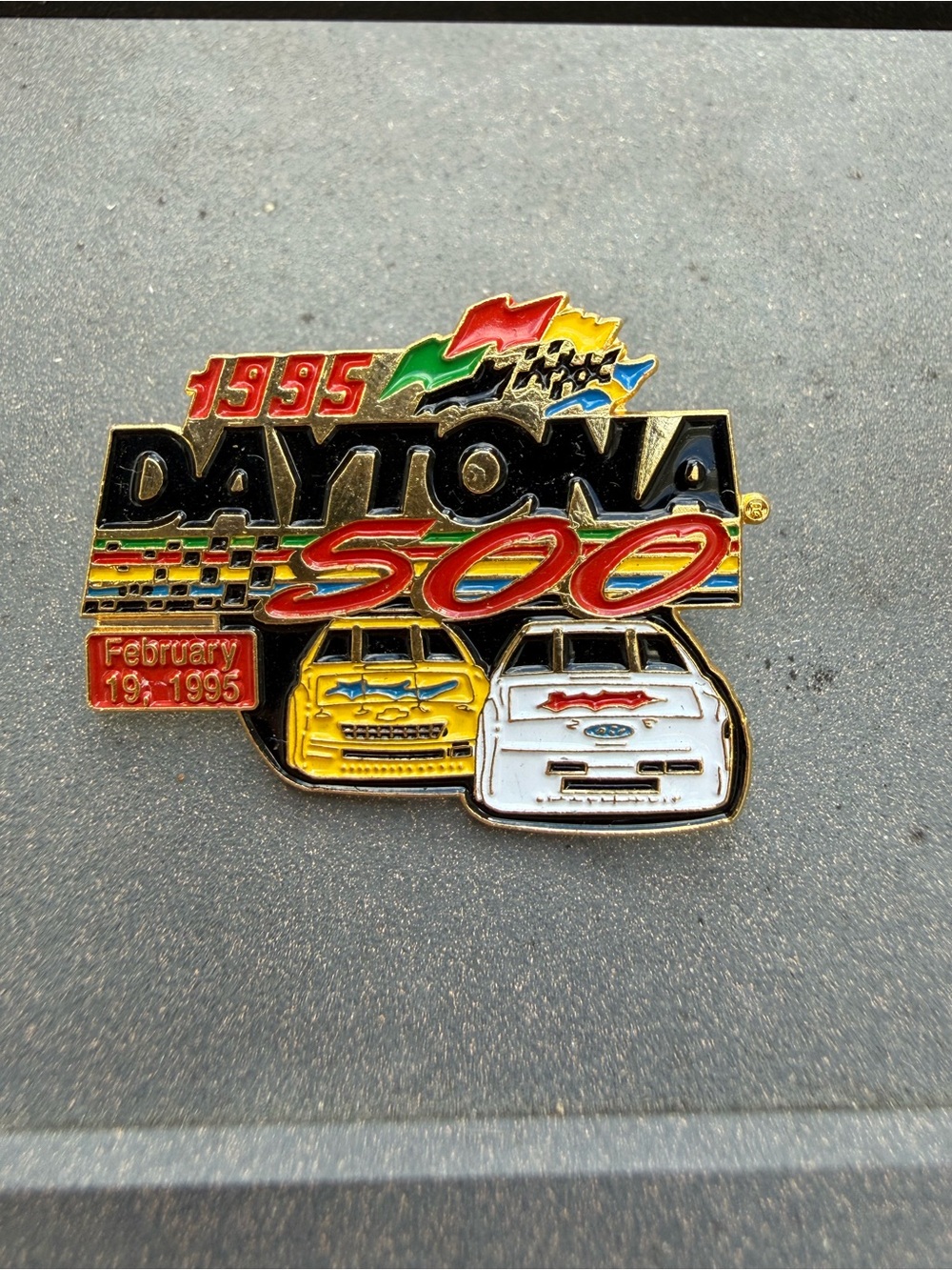 1995 Daytona 500 Collectible Enamel Pin - Yellow & White